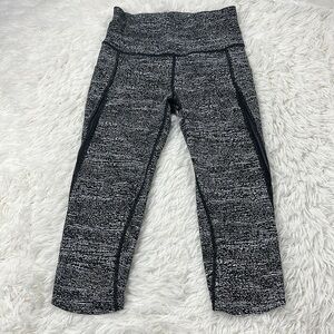 Lululemon Pace Perfect Crop (17") Air Time White Black / Black